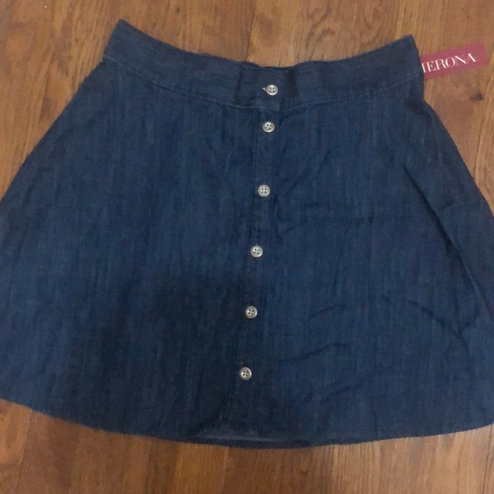 Denim skirt with tags